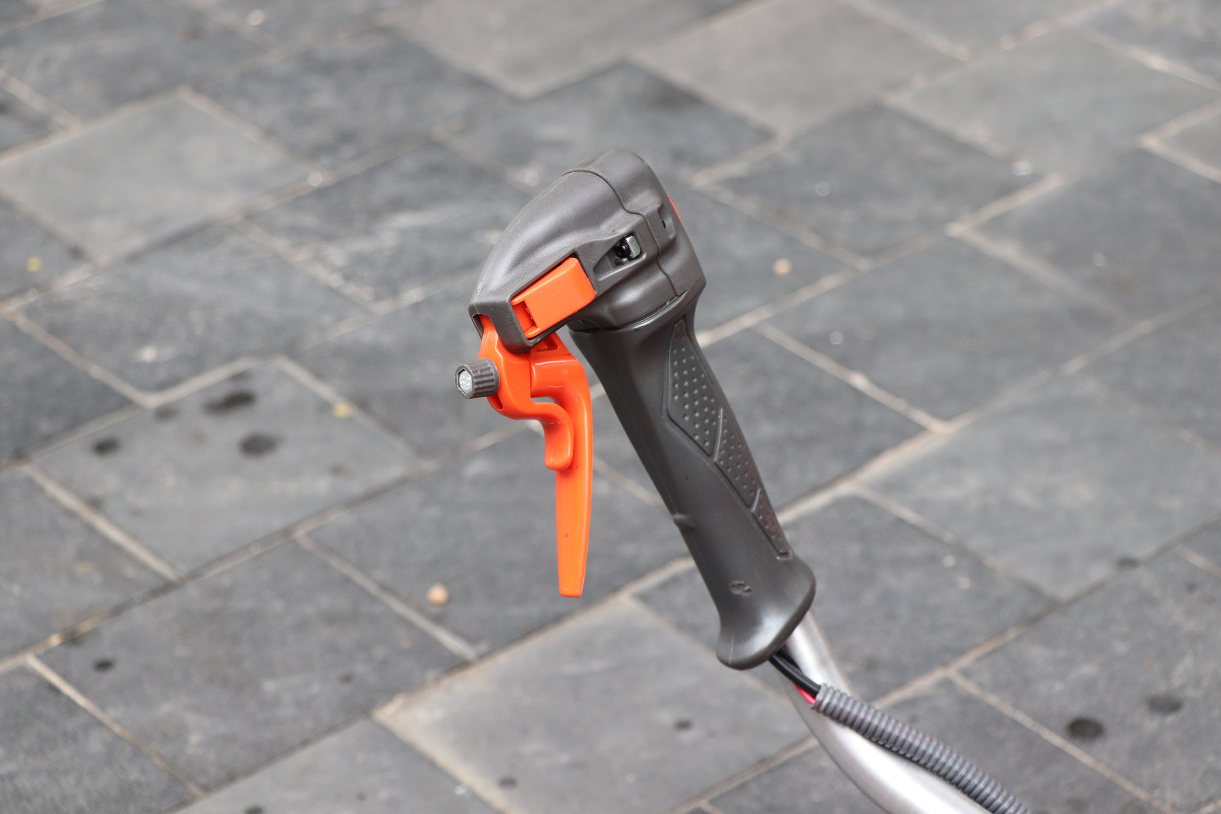 Máy Cắt Cỏ 2 Thì 1470W Oshima 143