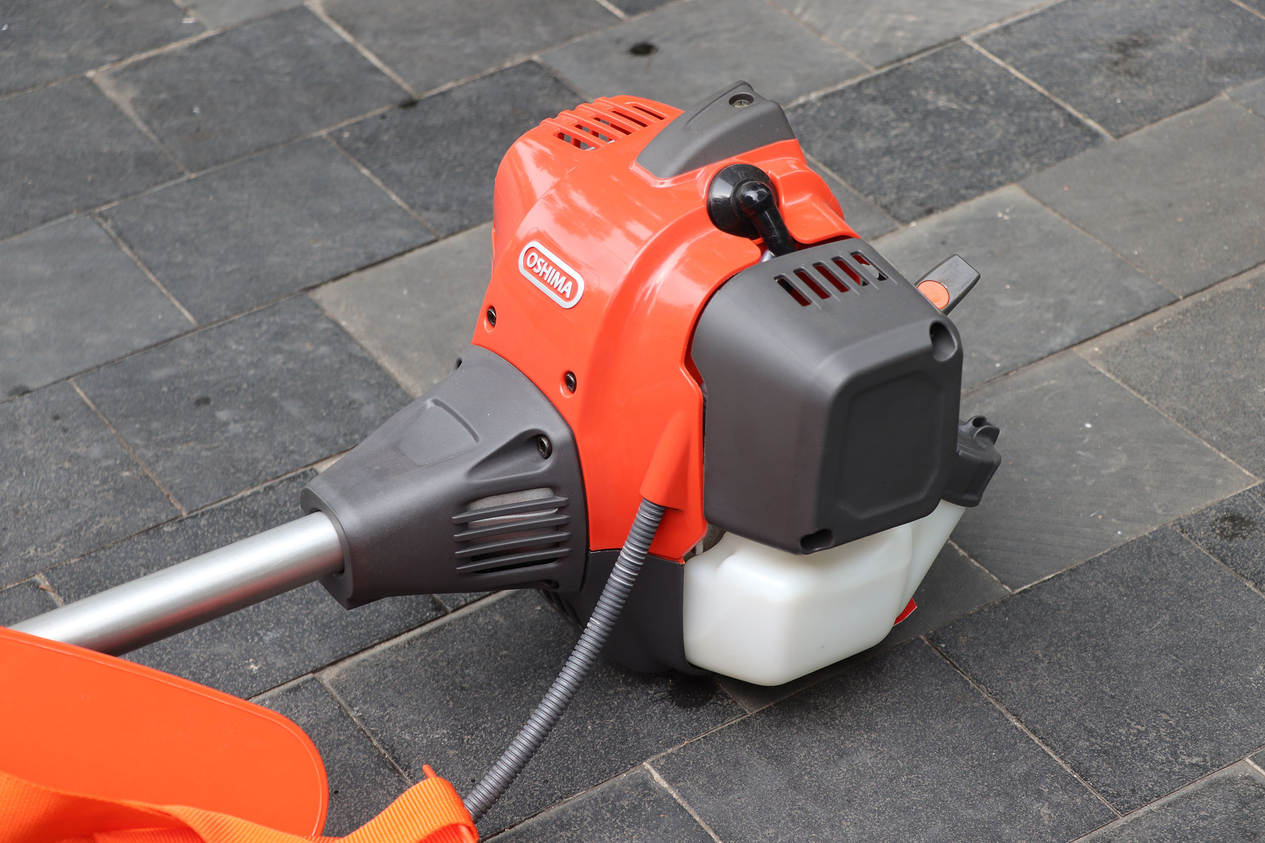 Máy Cắt Cỏ 2 Thì 1470W Oshima 143