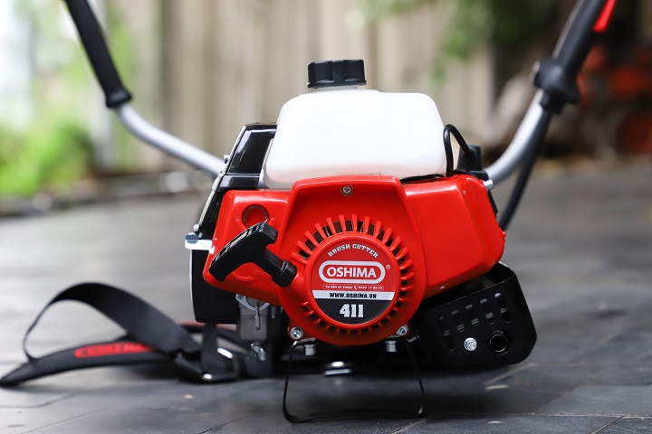 Máy Cắt Cỏ 2 Thì Oshima 411 Bạc 1450W