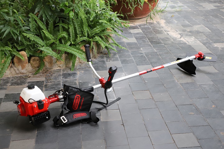 Máy Cắt Cỏ 2 Thì Oshima 411 Bạc 1450W