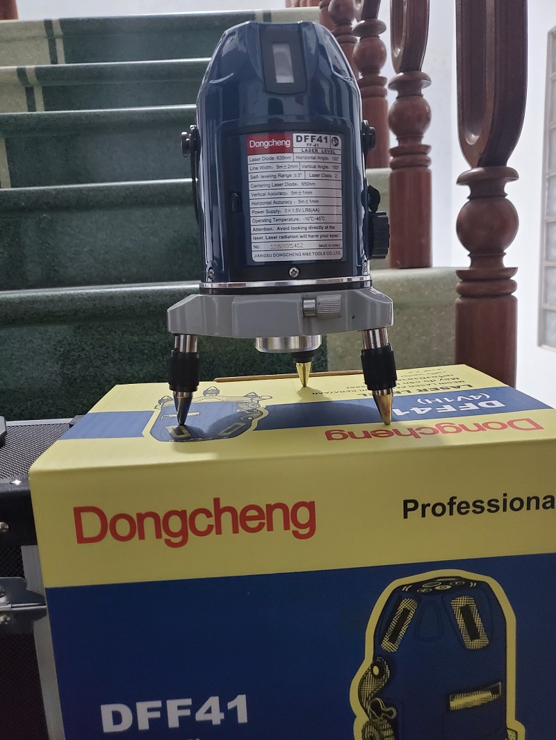 Máy Đo Laser 5 Mắt Tia Đỏ Dongcheng DFF41