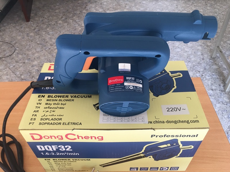 Máy Thổi Bụi Dongcheng DQF32 680W