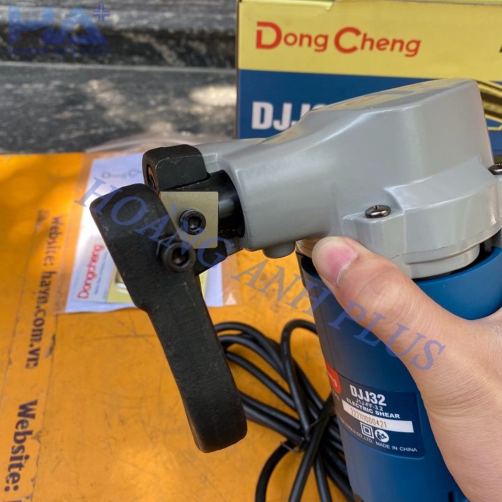 Máy Cắt Tôn 710W Dongcheng DJJ32