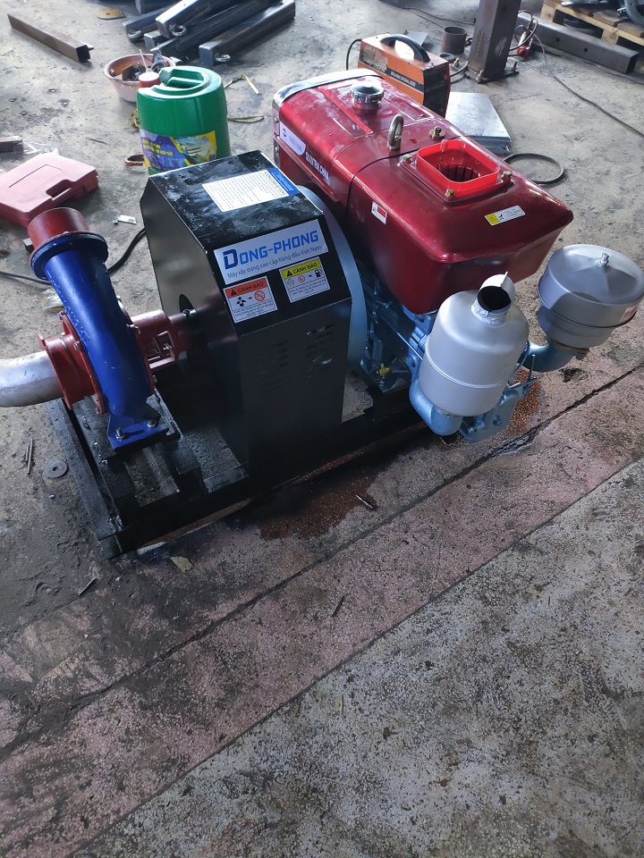Máy Bơm Nước Đầu Nổ Đông Phong D8 ( Gió )