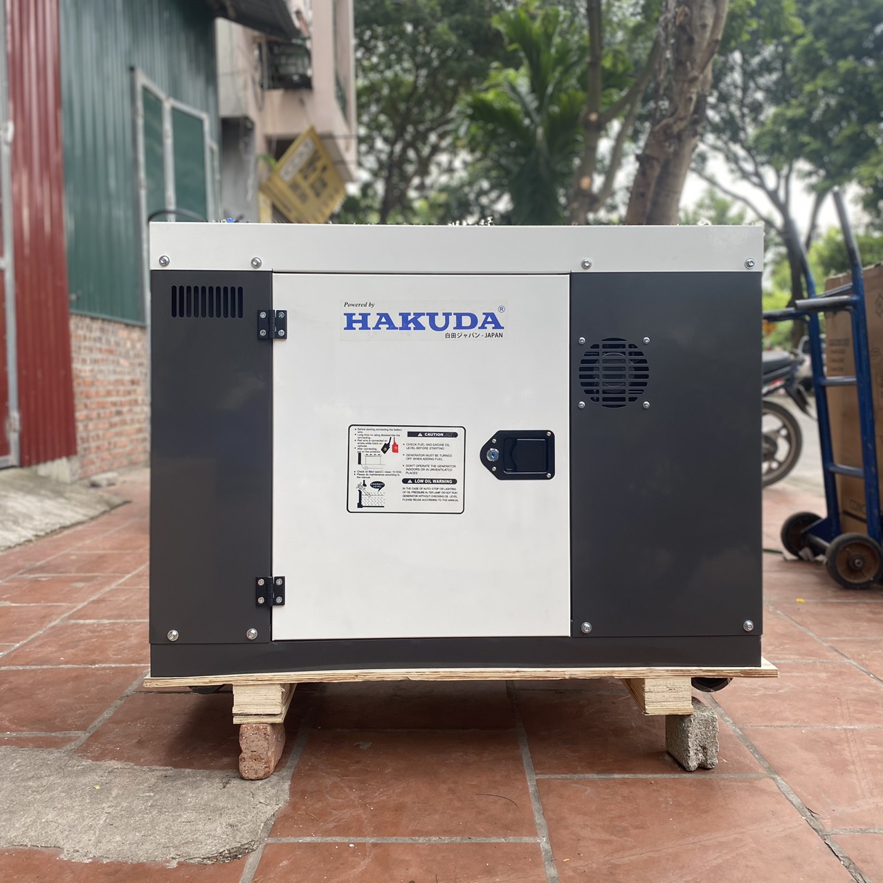 Máy Phát Điện Chạy Dầu Hakuda 11KVA