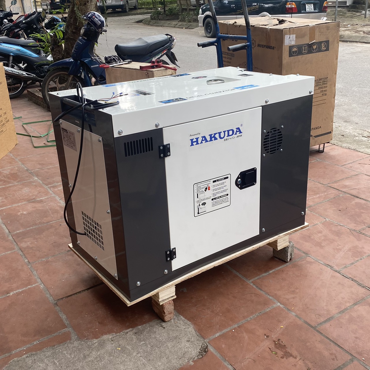 Máy Phát Điện Chạy Dầu Hakuda 11KVA