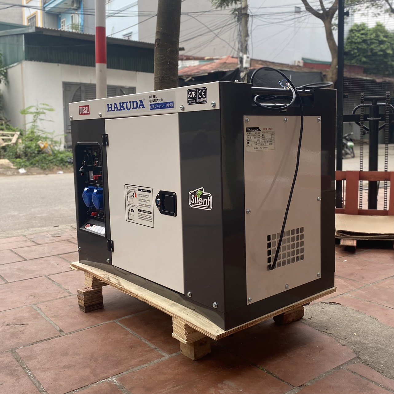 Máy Phát Điện Chạy Dầu Hakuda 11KVA