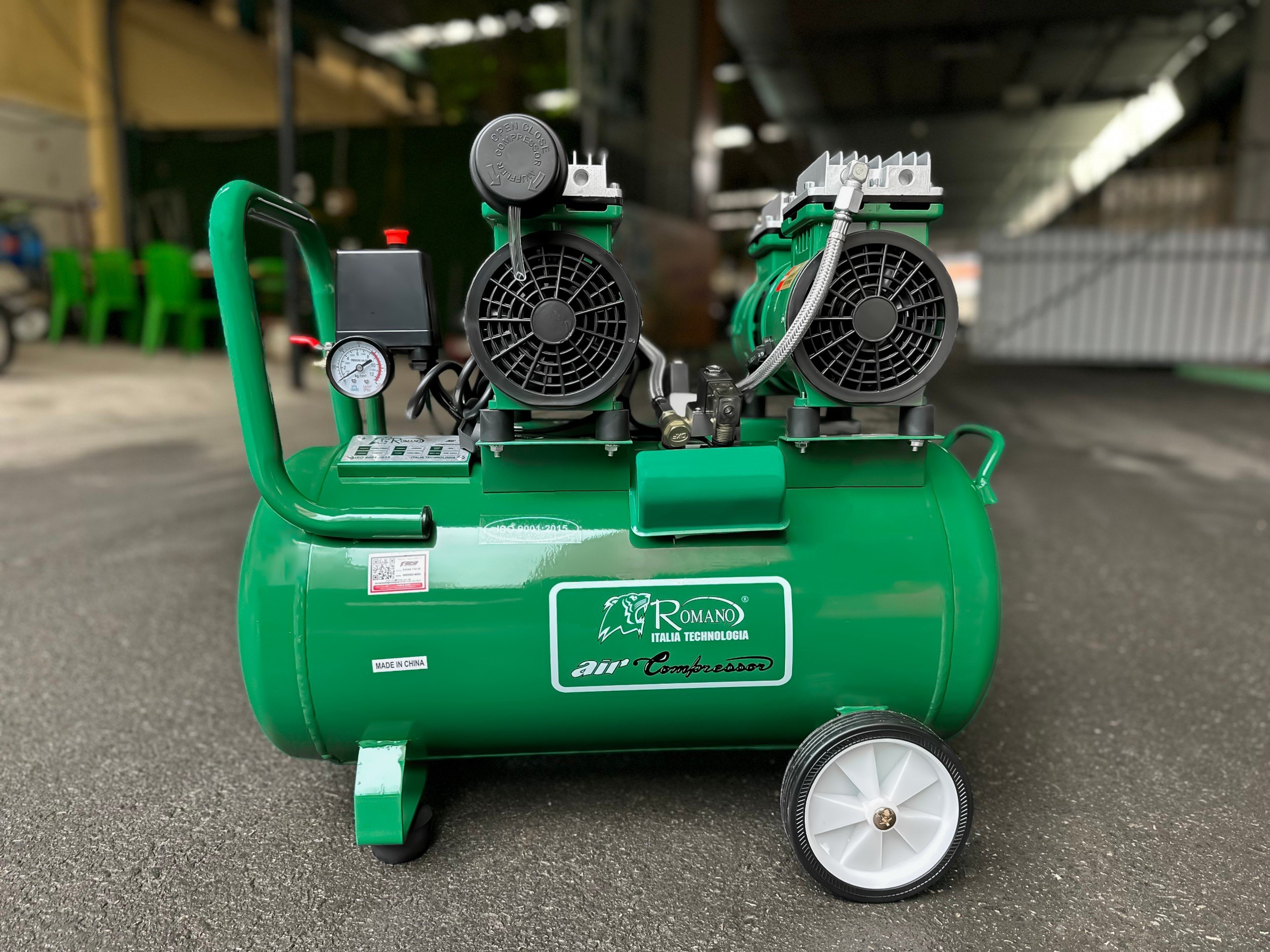 Máy Nén Khí Không Dầu 1600W Romano ROMA750/50 50L