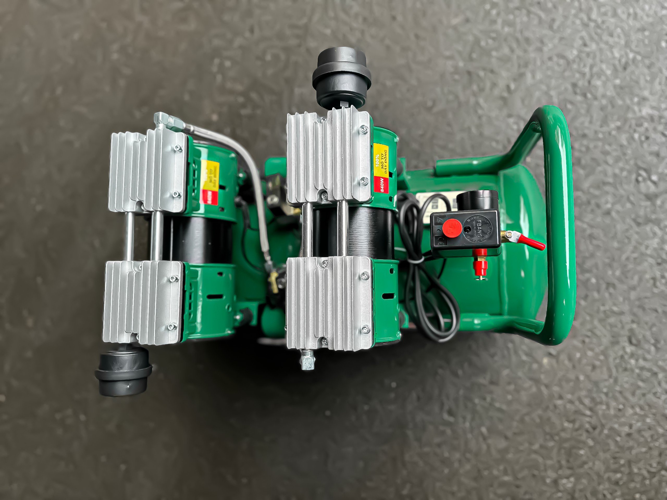 Máy Nén Khí Không Dầu 1600W Romano ROMA750/50 50L