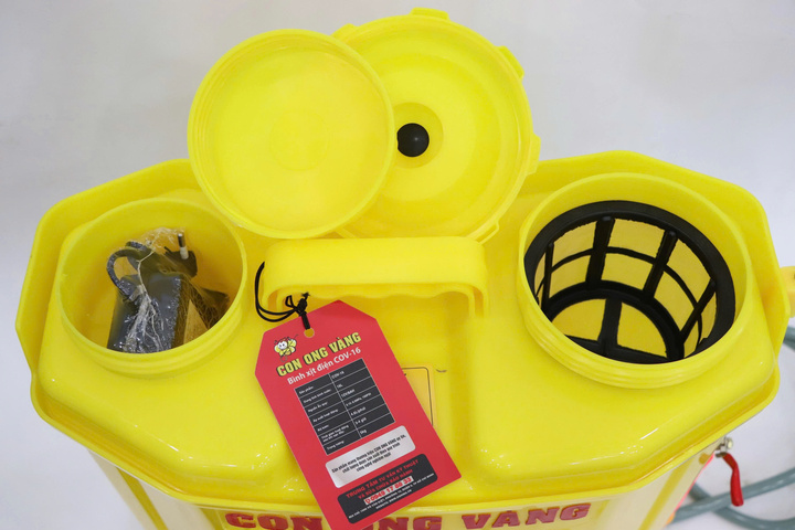 Bình Phun Xịt Điện Con Ong Vàng COV-16