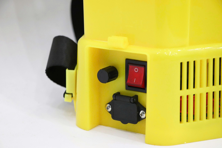 Bình Phun Xịt Điện Con Ong Vàng COV-16