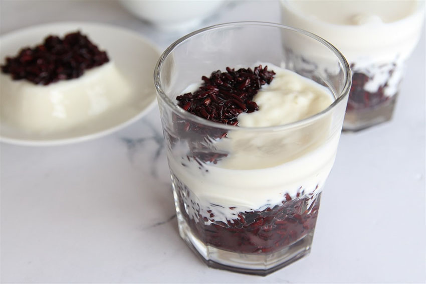 Cách làm sữa chua nếp cẩm