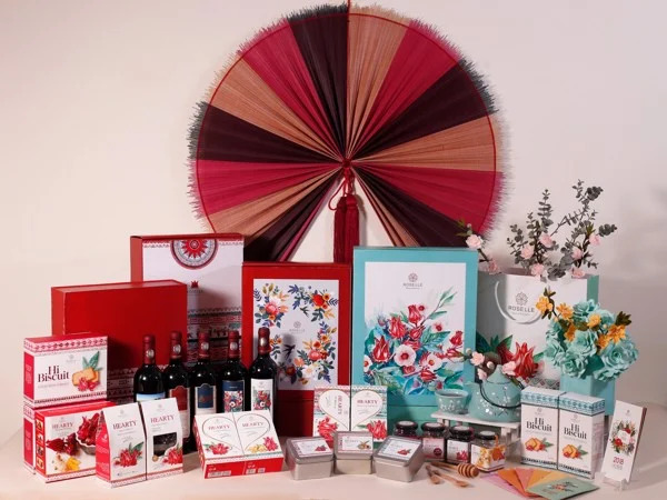 DOANH NGHIỆP TẶNG QUÀ TẾT CHO KHÁCH HÀNG, ĐỐI TÁC