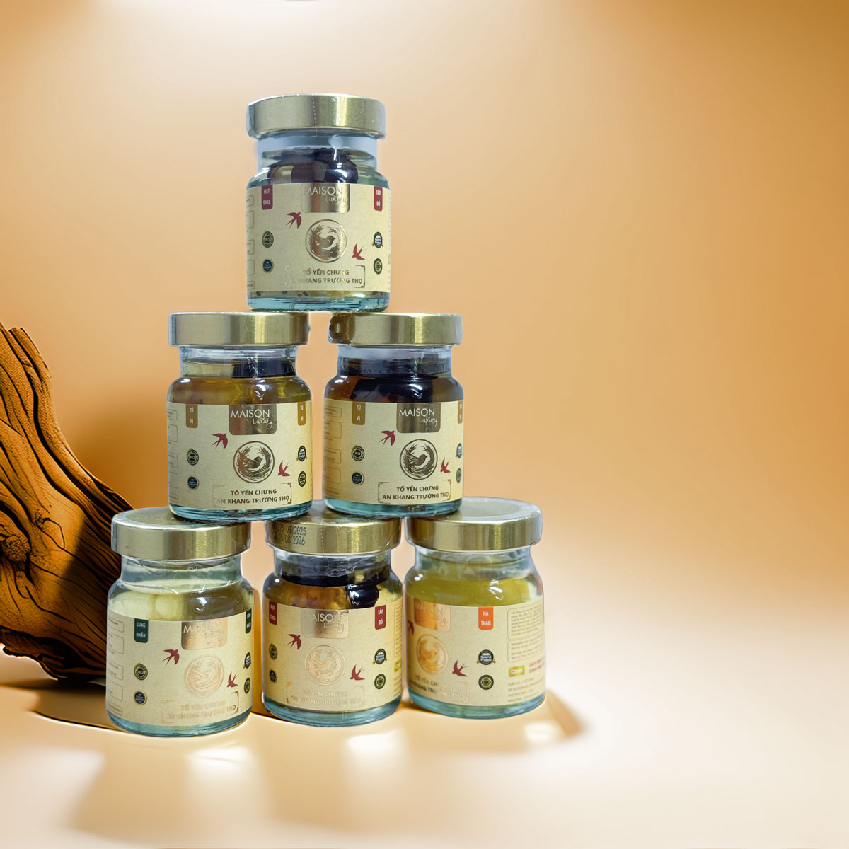 Tổ Yến Chưng Hạt Chia Táo Đỏ Maison Luxury