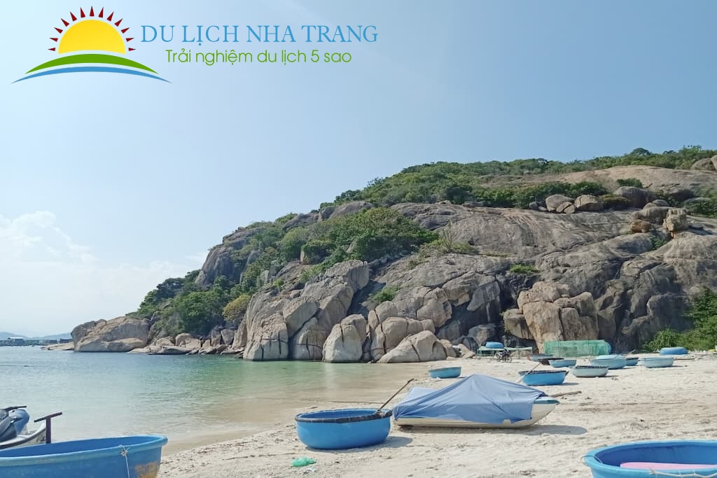 Thuê cano du lịch đảo Bình Ba Nha Trang