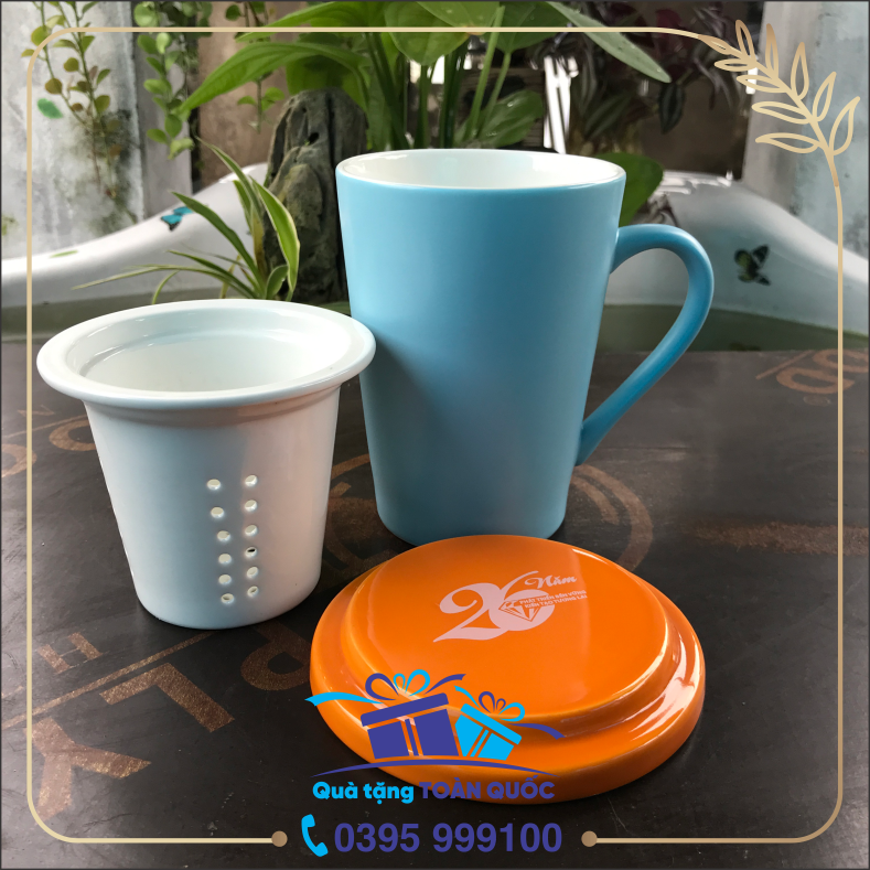 bộ cốc sứ lọc trà, cốc sứ có lõi lọc trà hoặc cà phê, ly sứ lọc cafe, cốc sứ có nắp và lọc trà, in ly sứ giá rẻ, quà tặng người già, quà tặng dưới 100k, quà tặng doanh nghiệp giá rẻ, cốc sứ men mờ, ly sứ men lì, cốc sứ có nắp sứ