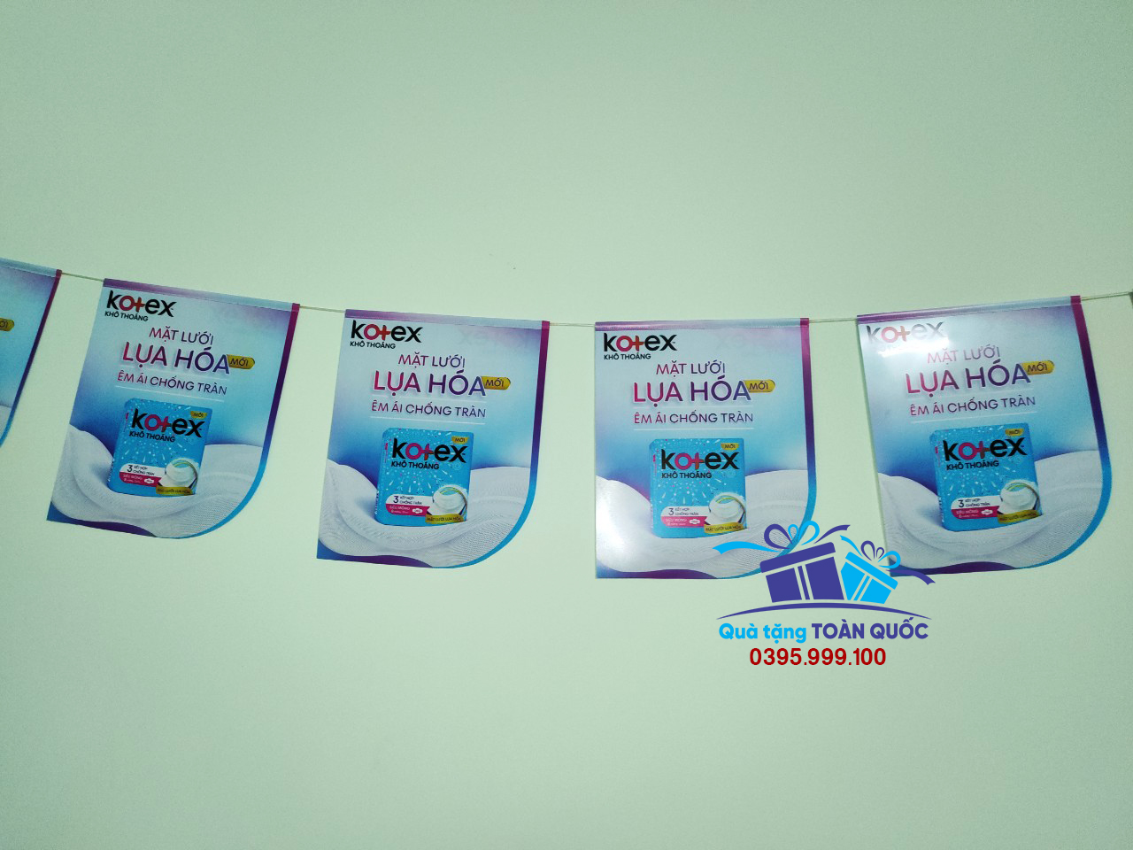 cờ dây treo, cờ dây nhựa, in cờ dây nhựa, cờ dây quảng cáo không rách, cờ treo quảng cáo, cờ đuôi nheo, cờ tam giác, cờ phướn, cờ dây siêu thị, cờ dây cửa hàng, cờ flagline