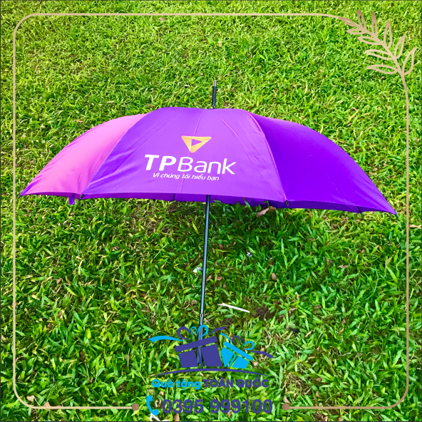 ô dù TP Bank, ô dù mầu tím, ô dù in logo mầu chuyển, dù cầm tay cán thẳng, ô dù in logo theo yêu cầu, ô dù ngân hàng, ô dù thẳng R70cm, xưởng sản xuất ô dù cầm tay in logo, quà tặng tết dưới 150k