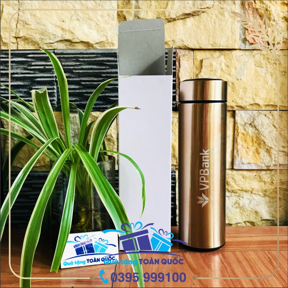 bình giữ nhiệt mầu vàng đồng, bình giữ nhiệt ngân hàng VP Bank, bình giữ nhiệt khắc logo theo yêu cầu, quà tặng bình nước, bình nước inox 304, bình nước in logo, quà tặng dưới 150k, quà tặng cán bộ