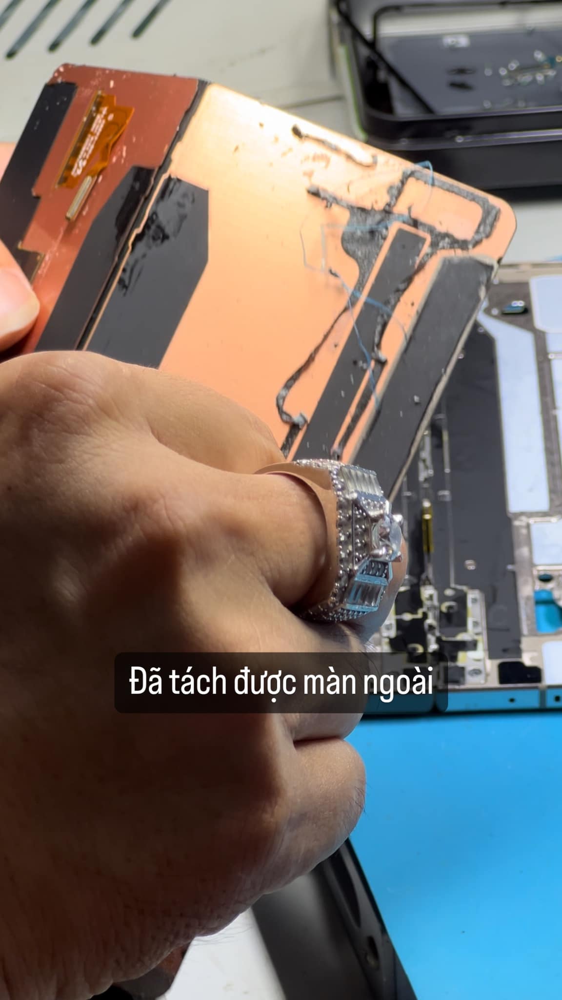 sua-chua-z-fold-z-flip-uy-tin-tai-quan-2-a1368