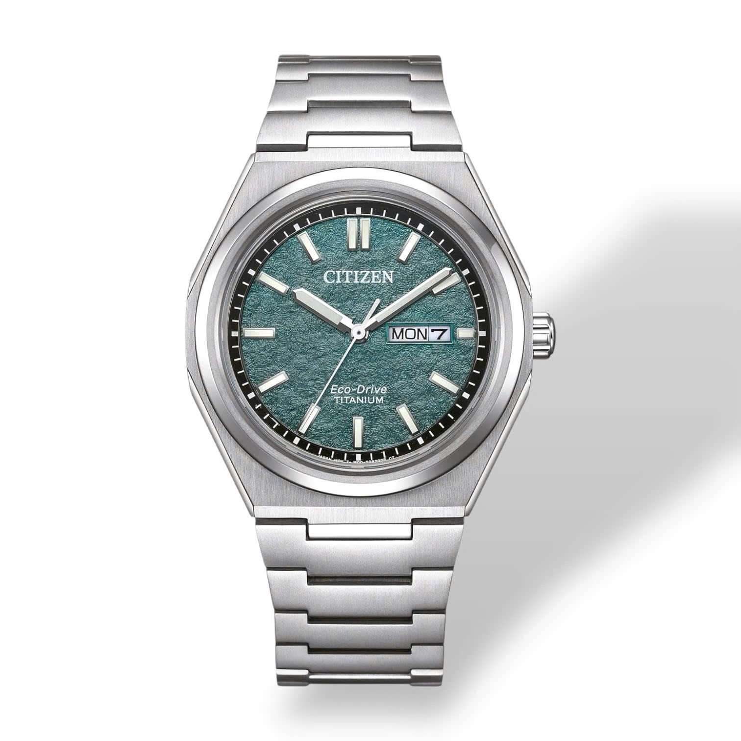 Citizen Quartz Eco-Drive Super Titanium Silver với mã AW0130-85X xanh lá