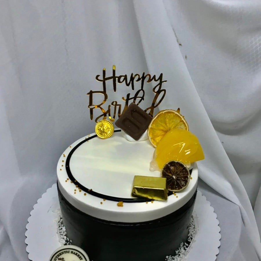 Bánh kem mini trang trí màu đen vàng sang trọng