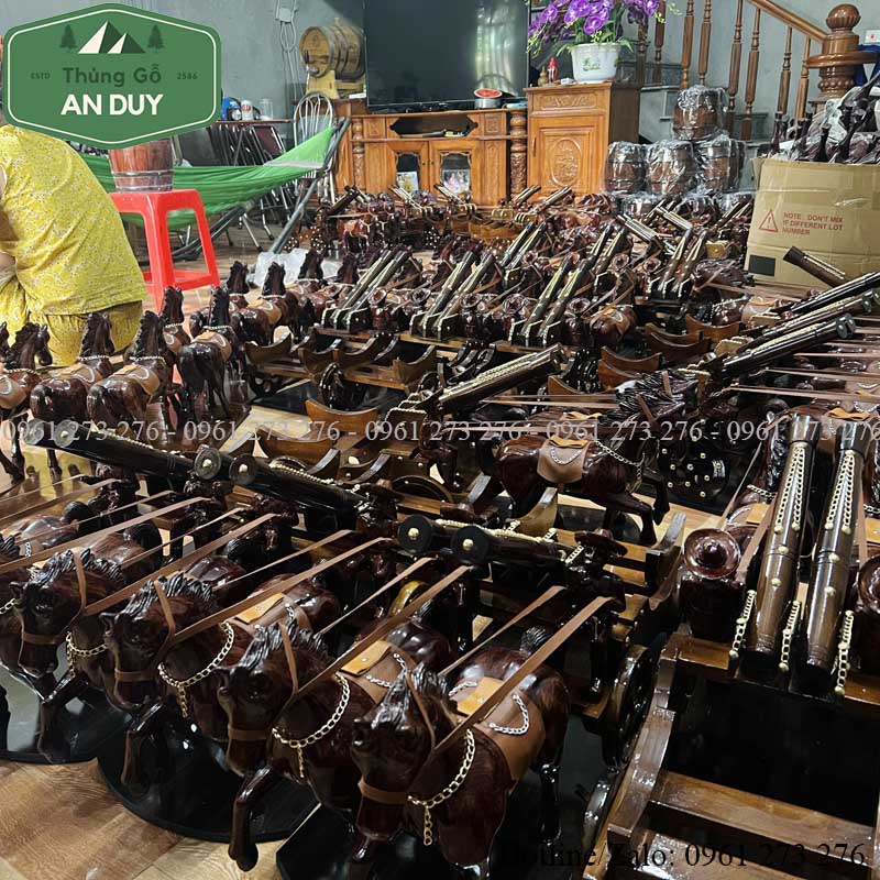 Ngựa Kéo Thùng Rượu Vang