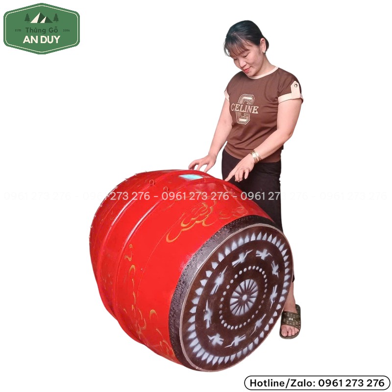 Trống sơn đỏ
