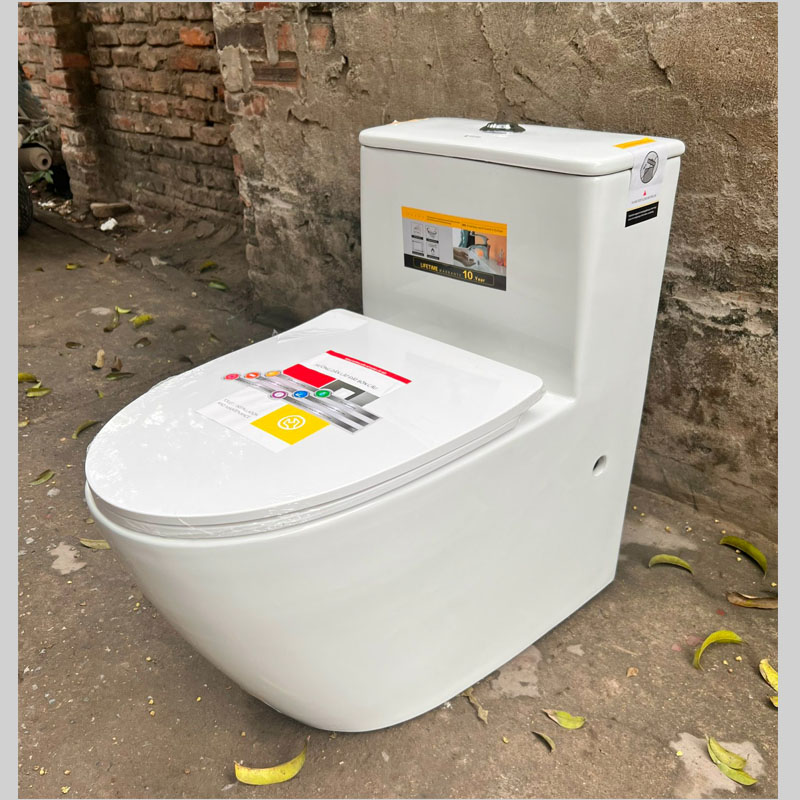 Bồn cầu 1 khối CR91 thiết kế sát tường hiện đại, thẩm mỹ cao