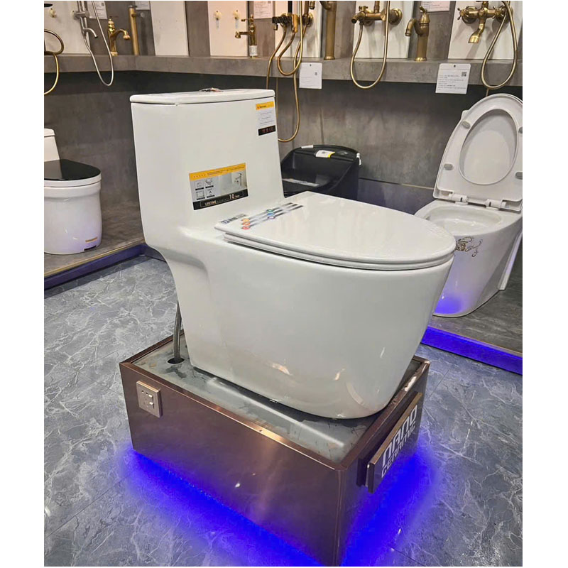 Bồn cầu CR33 hệ thống xả hút 2 nút nhấn, mạnh mẽ và tiết kiệm nước