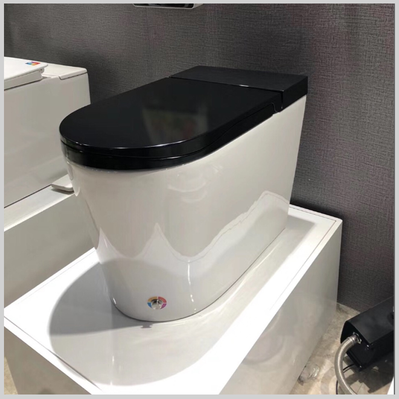 Bồn cầu thông minh cảm ứng đá chân R580, men nano kháng khuẩn