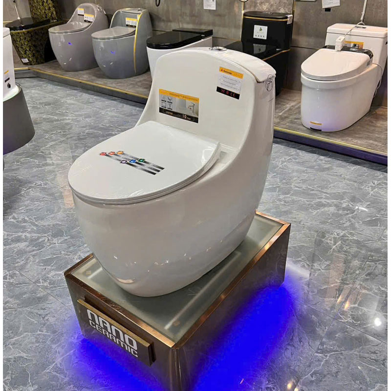 Bồn cầu trứng men Nano chống bám, xả xoáy mạnh trong Combo Nhà Tắm 106