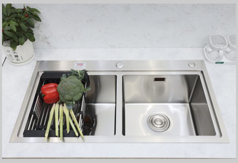 Chậu rửa bát 8245CGC thiết kế hiện đại, lòng chậu sâu dễ vệ sinh