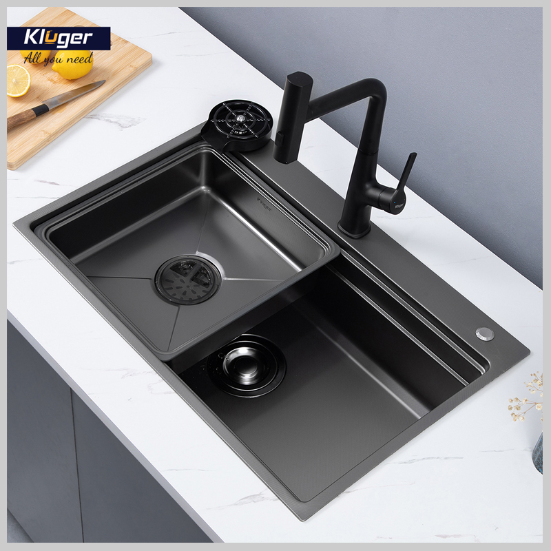 Kluger KWF8161FB tích hợp đầy đủ phụ kiện tiện lợi, dễ lắp đặt và sử dụng