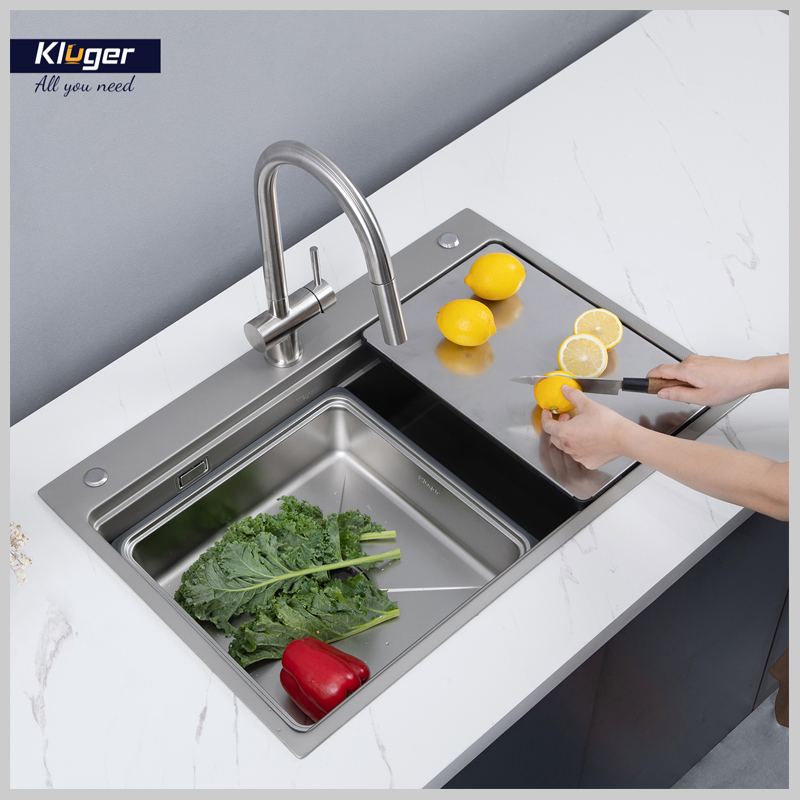 Chậu rửa bát Kluger KWF8161FS – S76 Plus tích hợp đầy đủ phụ kiện tiện ích