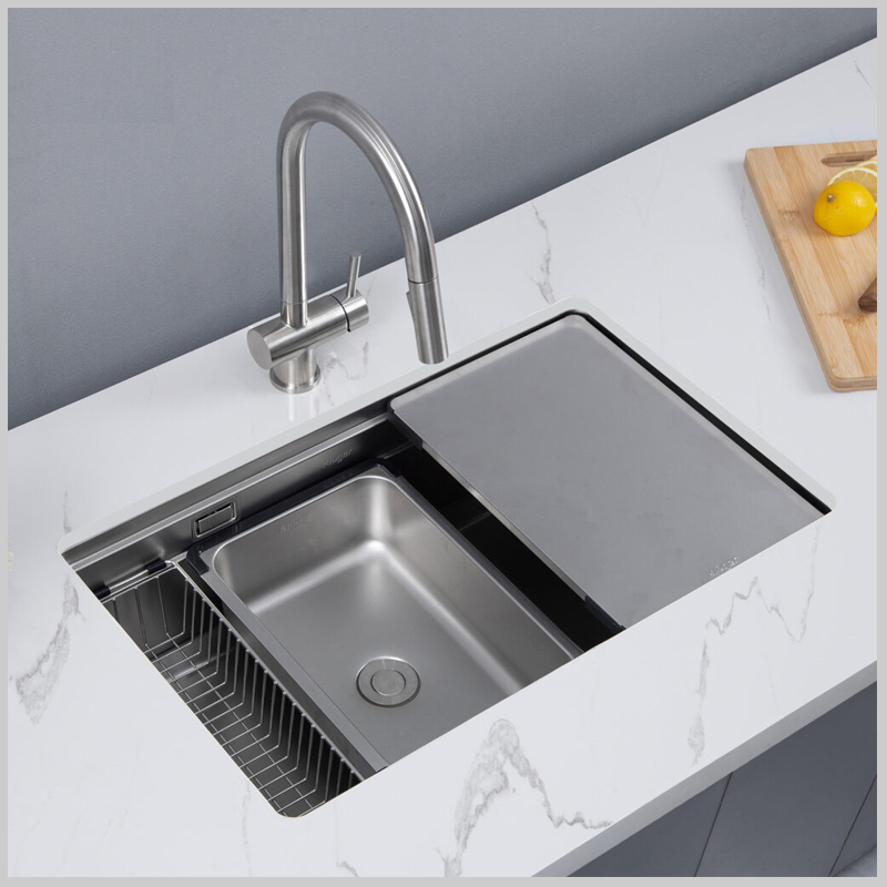 Hình ảnh thực tế lắp đặt chậu rửa bát CR 7745AMG âm bàn đá sang trọng