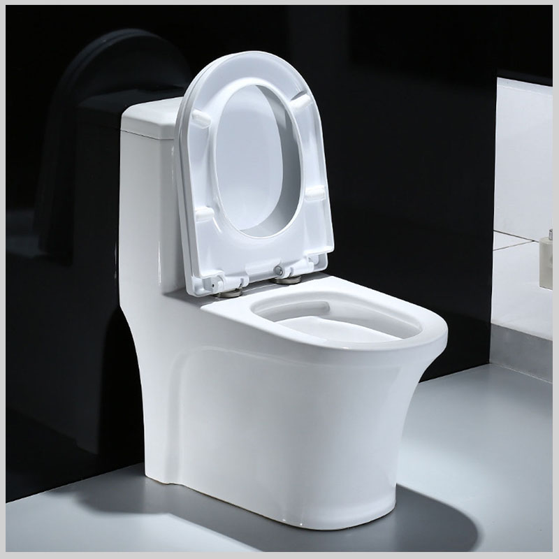 Nắp rơi êm – không gây tiếng ồn khi sử dụng bồn cầu 020S