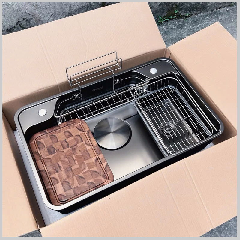 Thiết kế hố rộng, lòng sâu 210mm chậu rửa bát Sensuto XLG8050D