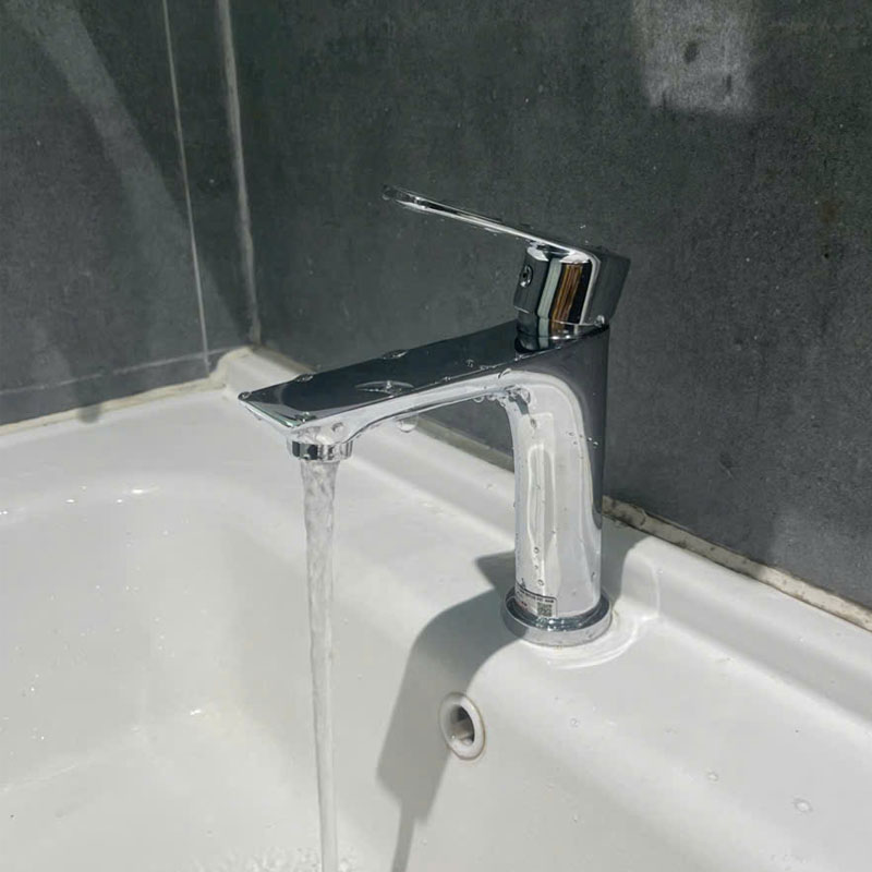 Vòi lavabo đồng mạ crom 3 lớp bền đẹp – thiết bị trong Combo 306