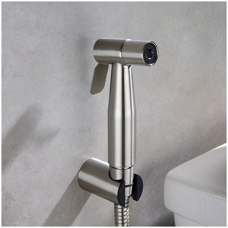 Vòi xịt vệ sinh áp lực mạnh dây chống xoắn bền bỉ theo thời gian