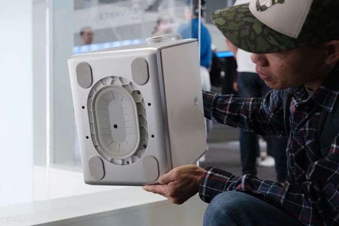 Robot lau kính Ecovacs Winbot W2 Omni