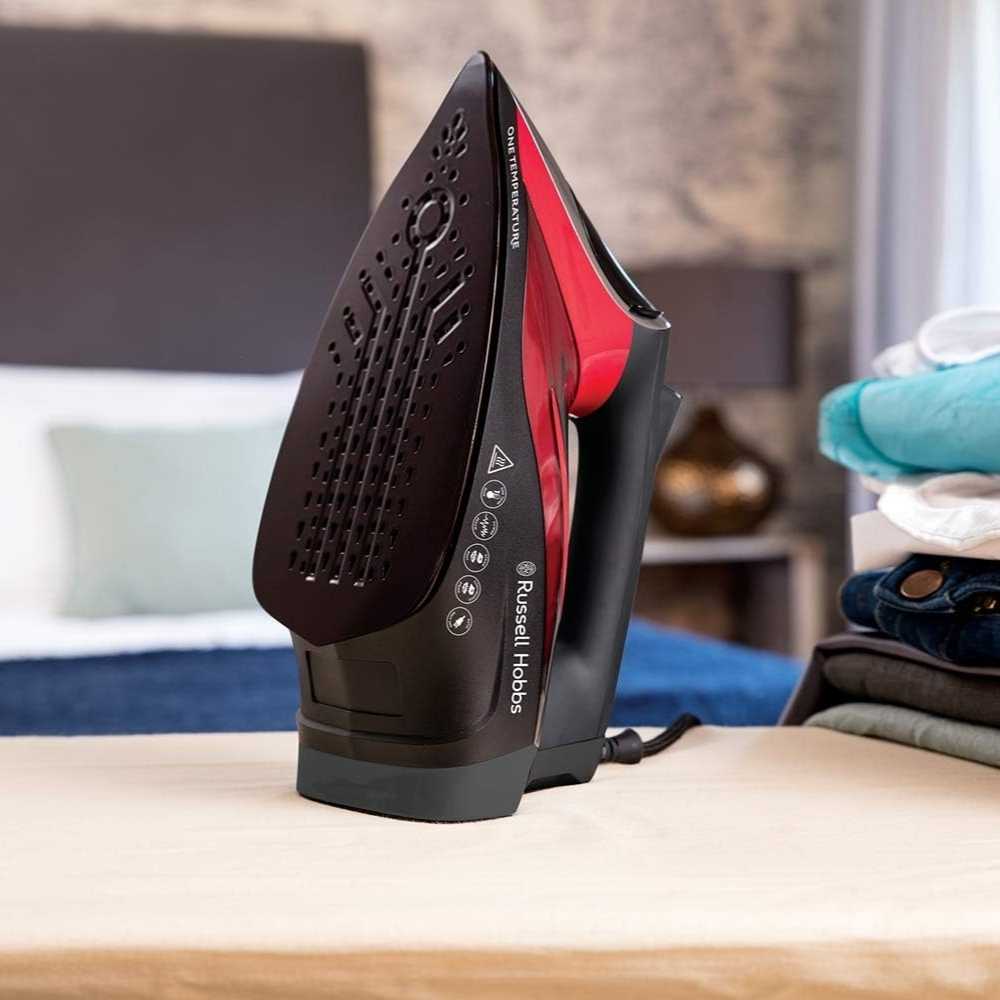 Bàn là hơi nước Russell Hobbs One Temperature 25090-56, Công suất 2600W – Nhập Khẩu Đức & EU