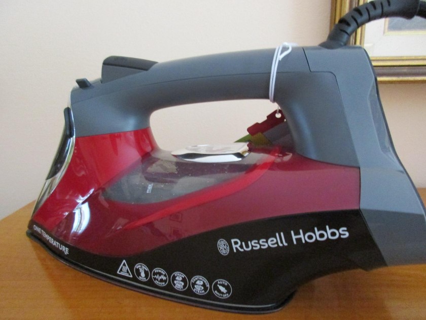 Bàn là hơi nước Russell Hobbs One Temperature 25090-56, Công suất 2600W – Nhập Khẩu Đức & EU