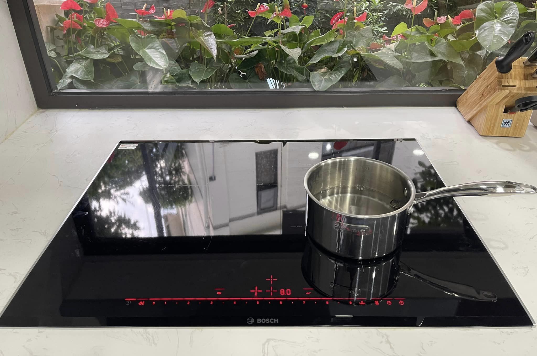 BẾP TỪ BOSCH SERIE 8 PXV875DC1E 4 VÙNG NẤU 7400W