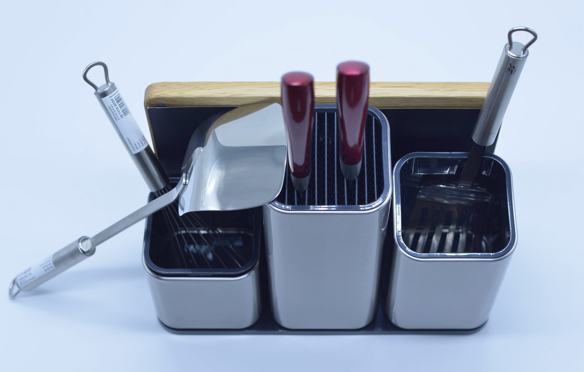 Bộ Đựng Dụng Cụ Nhà Bếp Kèm Thớt Joseph Joseph 95026 Index