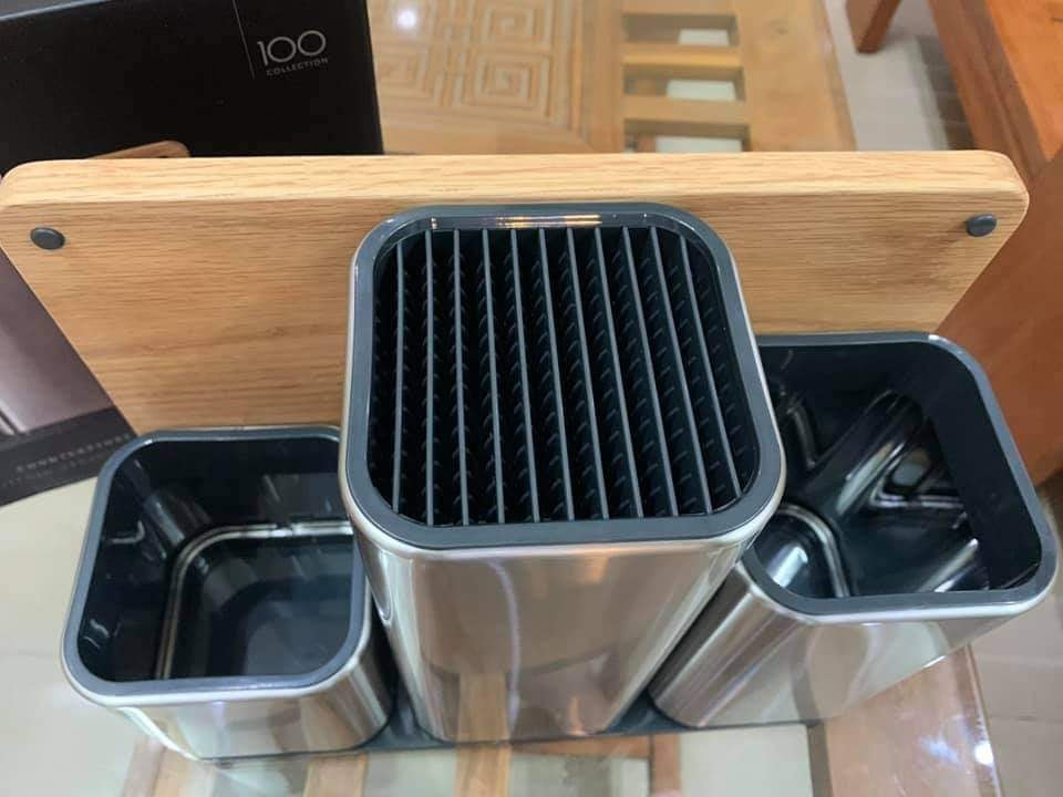 Bộ Đựng Dụng Cụ Nhà Bếp Kèm Thớt Joseph Joseph 95026 Index