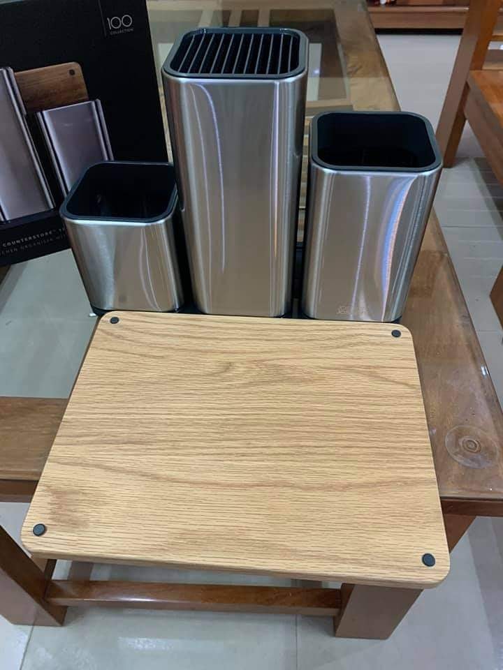 Bộ Đựng Dụng Cụ Nhà Bếp Kèm Thớt Joseph Joseph 95026 Index