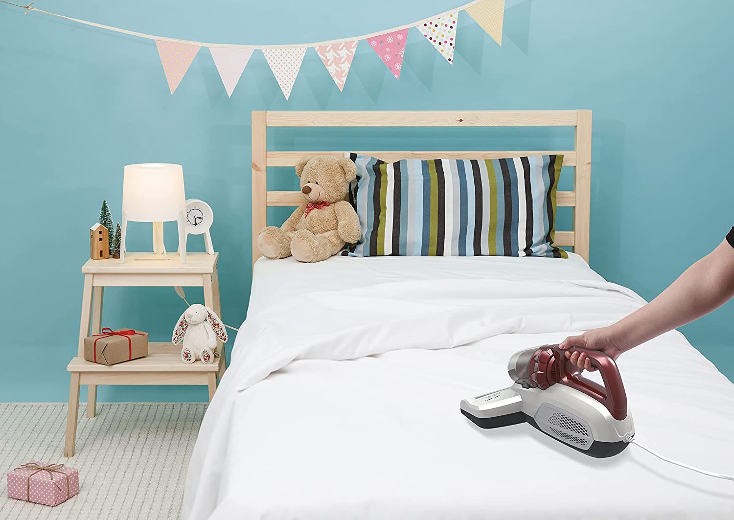 Máy Hút Bụi Diệt Khuẩn Giường Đệm Hoover MBC500UV