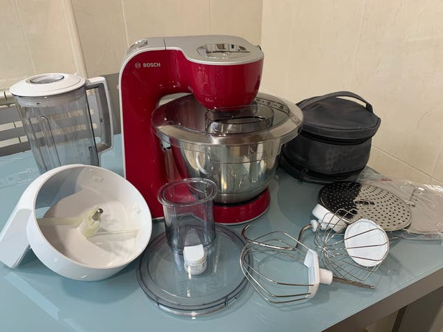 Máy Trộn Bột Đa Năng Bosch MUM58720 - Màu đỏ kim cương