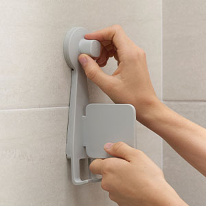 Kệ Để Đồ Nhà Tắm Gắn Tường Joseph Joseph 70549 EasyStore
